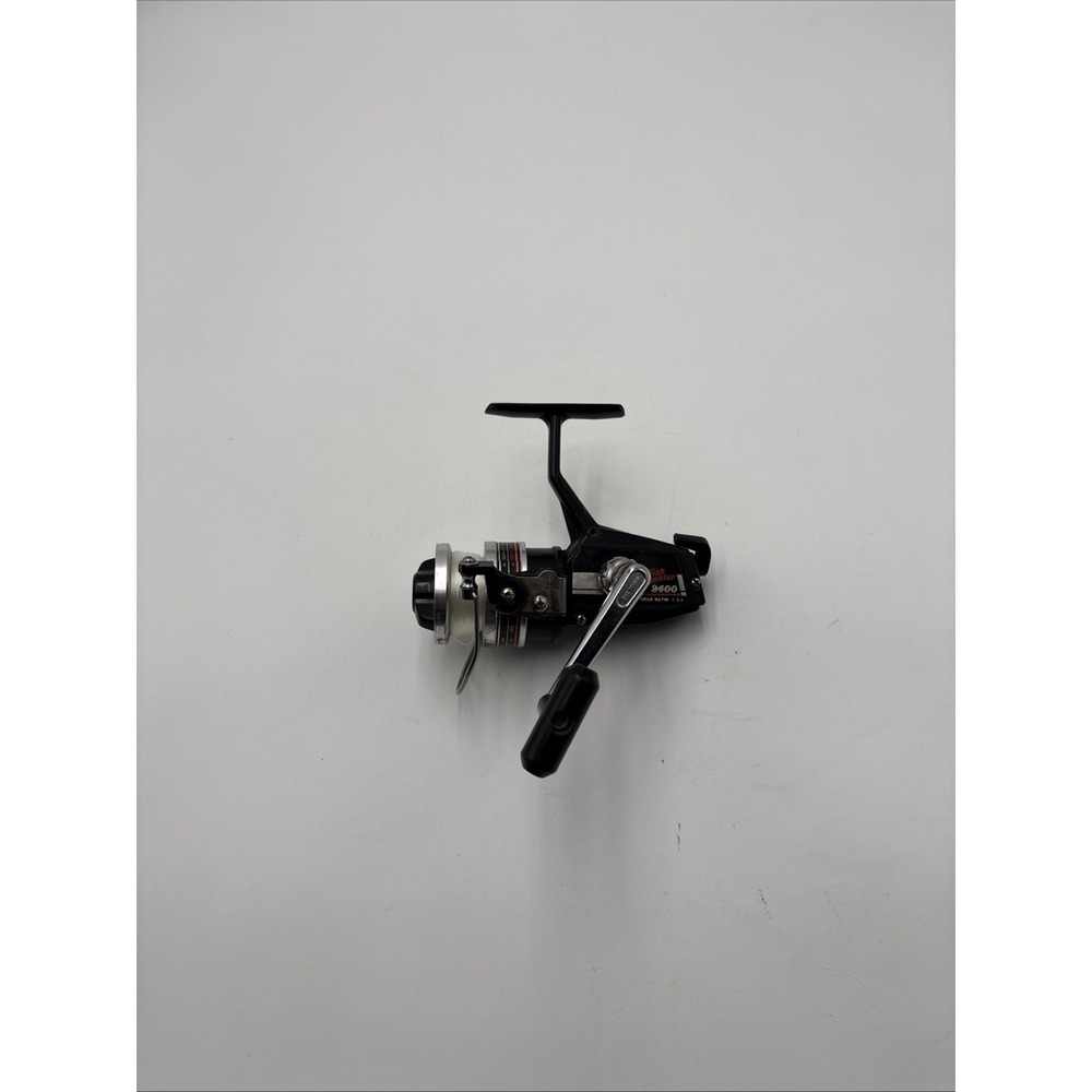 Vintage Fishmaster 2400 Spinning Fishing Reel Made In Japan Black Gear Rati 1:34